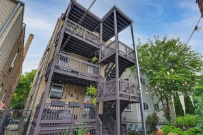 Exterior - Beautiful Condo in the middle of Andersonville (Chicago)