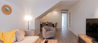 Elcano Living: 4 bedrooms, 3 bathrooms—ideal for families and groups