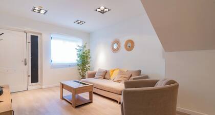 Elcano Living: 4 bedrooms, 3 bathrooms—ideal for families and groups
