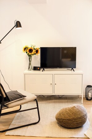 Interior - Sunshine Apartment - Ancient Theater 30 meters away (Orange)