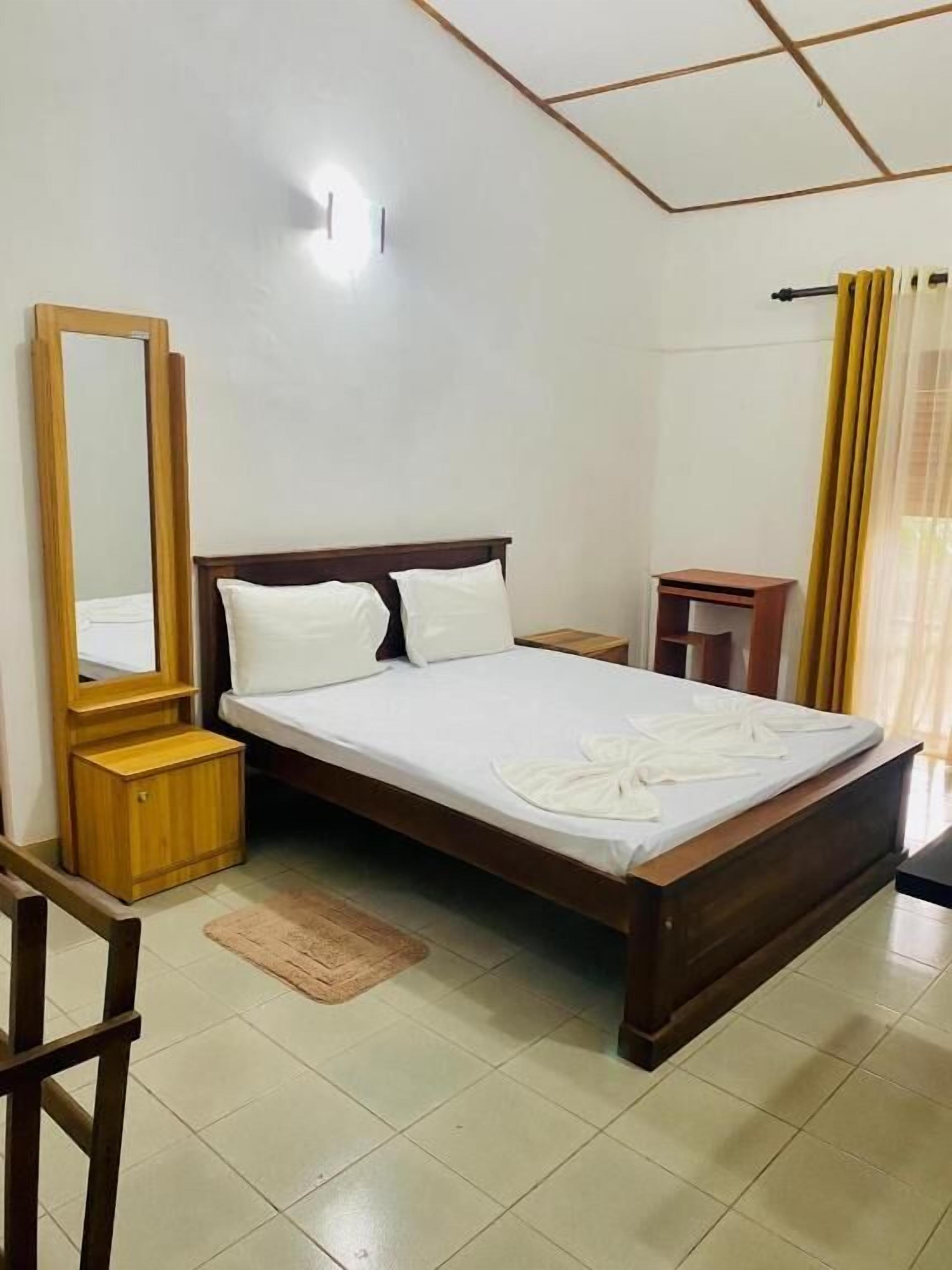 Standard Double Room, Balcony, Garden View | Wi-fi percuma 