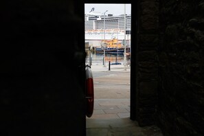 Unclassified image, 5 of 25, button - Modern, Bright Studio in the Heart of Lerwick (Lerwick)