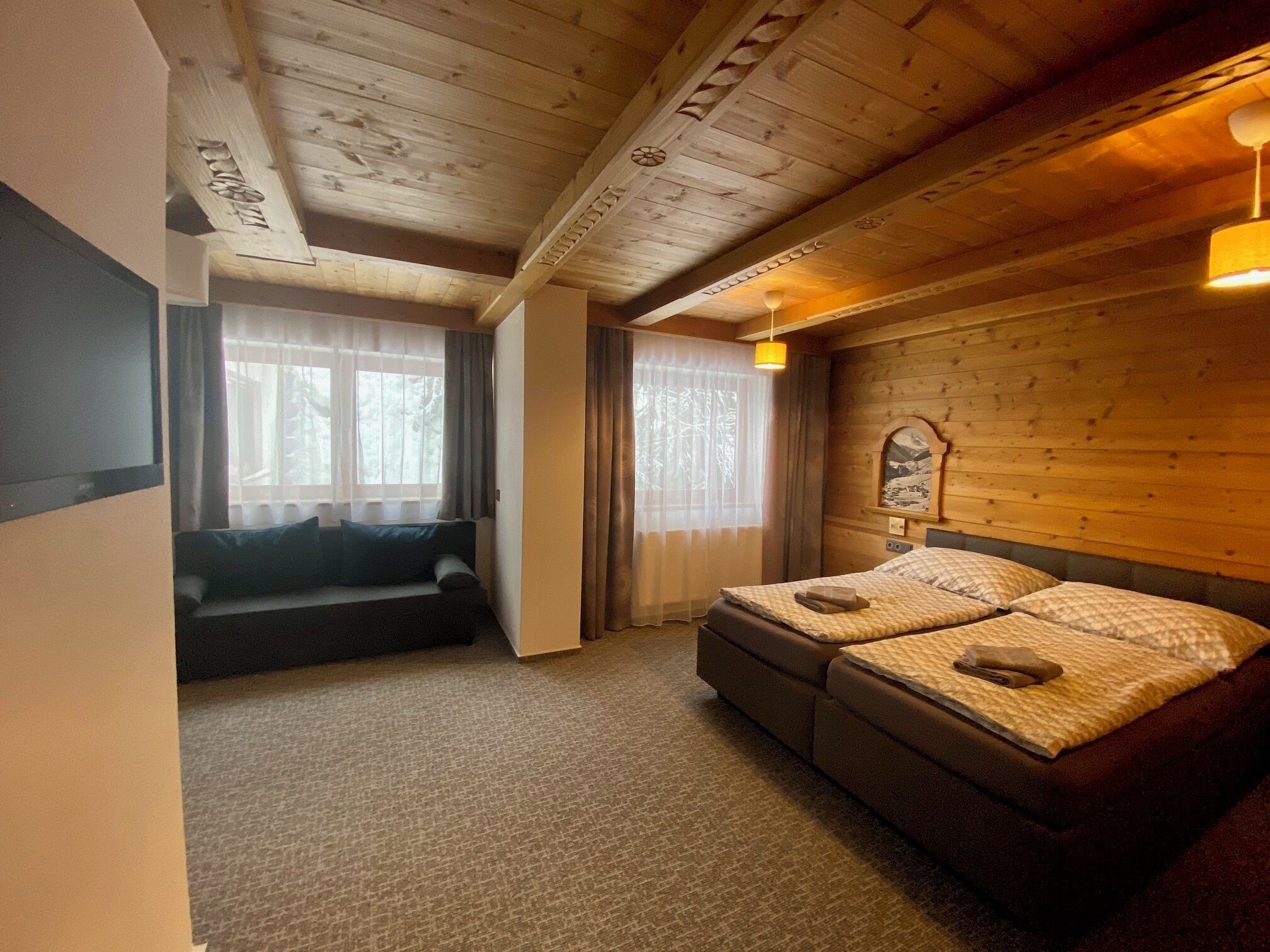 Comfort Apartment, 4 Bedrooms, Hill View