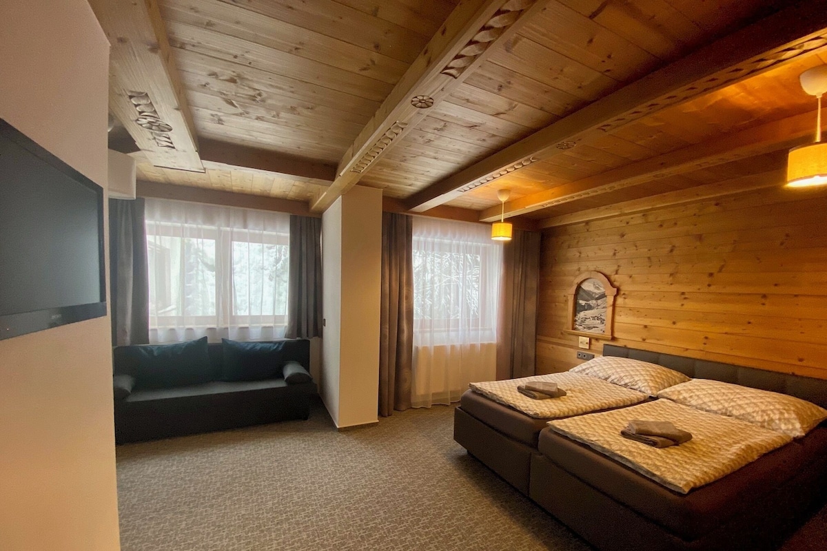 Comfort Apartment, 4 Bedrooms, Hill View | Hypo-allergenic bedding available, WiFi (free)