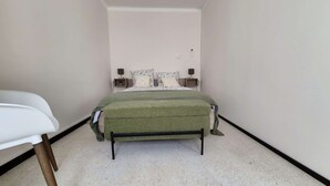 WiFi, bed sheets