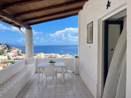 Sydney House, Canneto, Lipari
