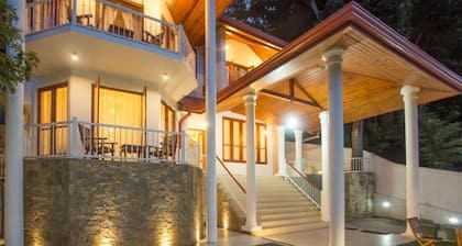 Spacious 7-bedroom. villa rooms 04, chalet rooms 03 in beautiful Kandy with AC