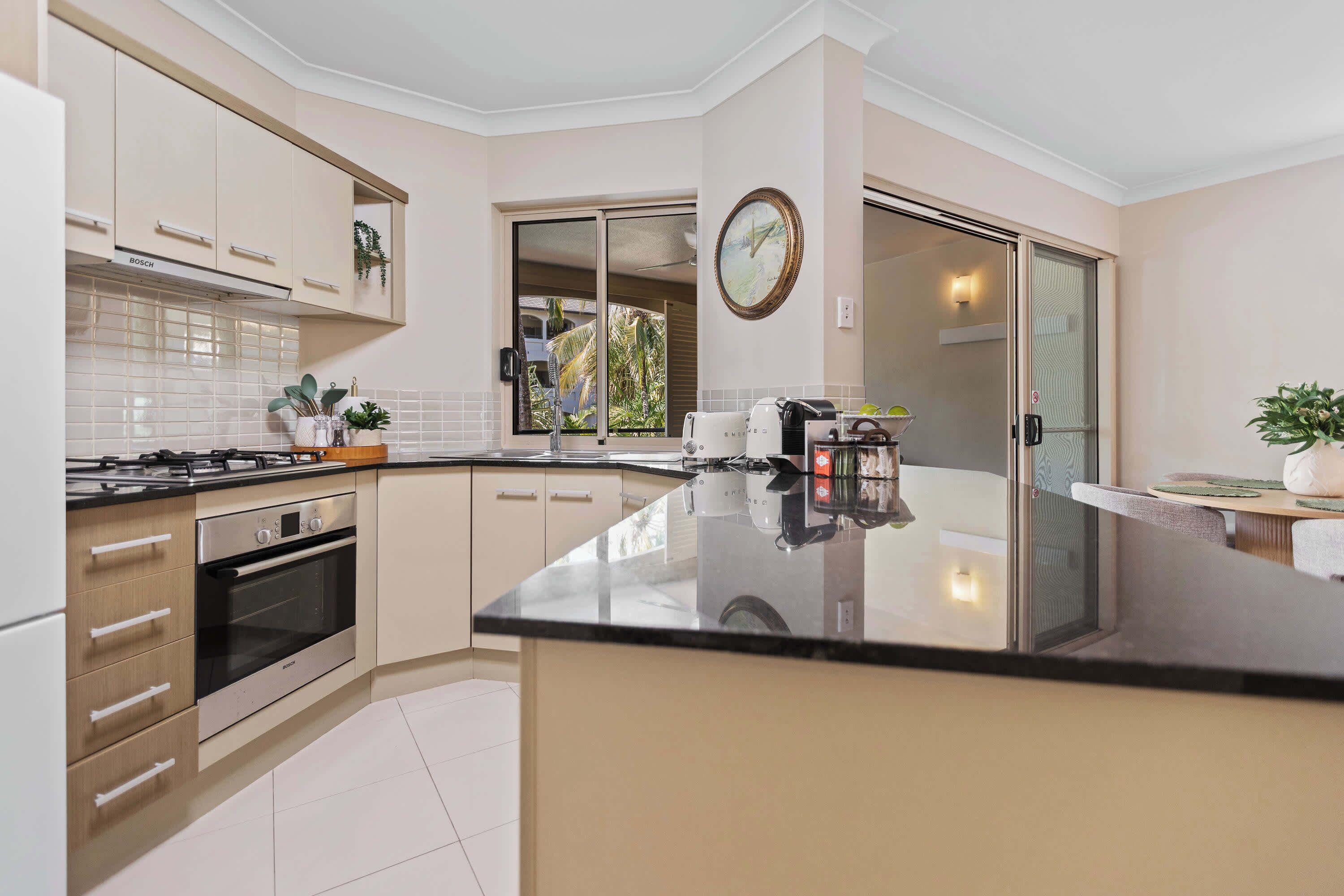 Coffee/tea maker, fridge, microwave, oven