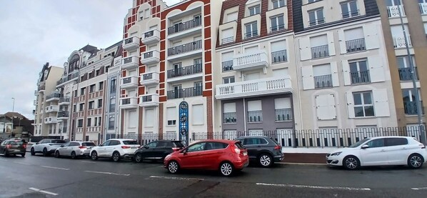 Exterior - Vrbo Property (Le Blanc-Mesnil)