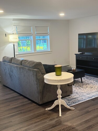 Beautiful studio apartment with AC in South Kingstown, Rhode Island.