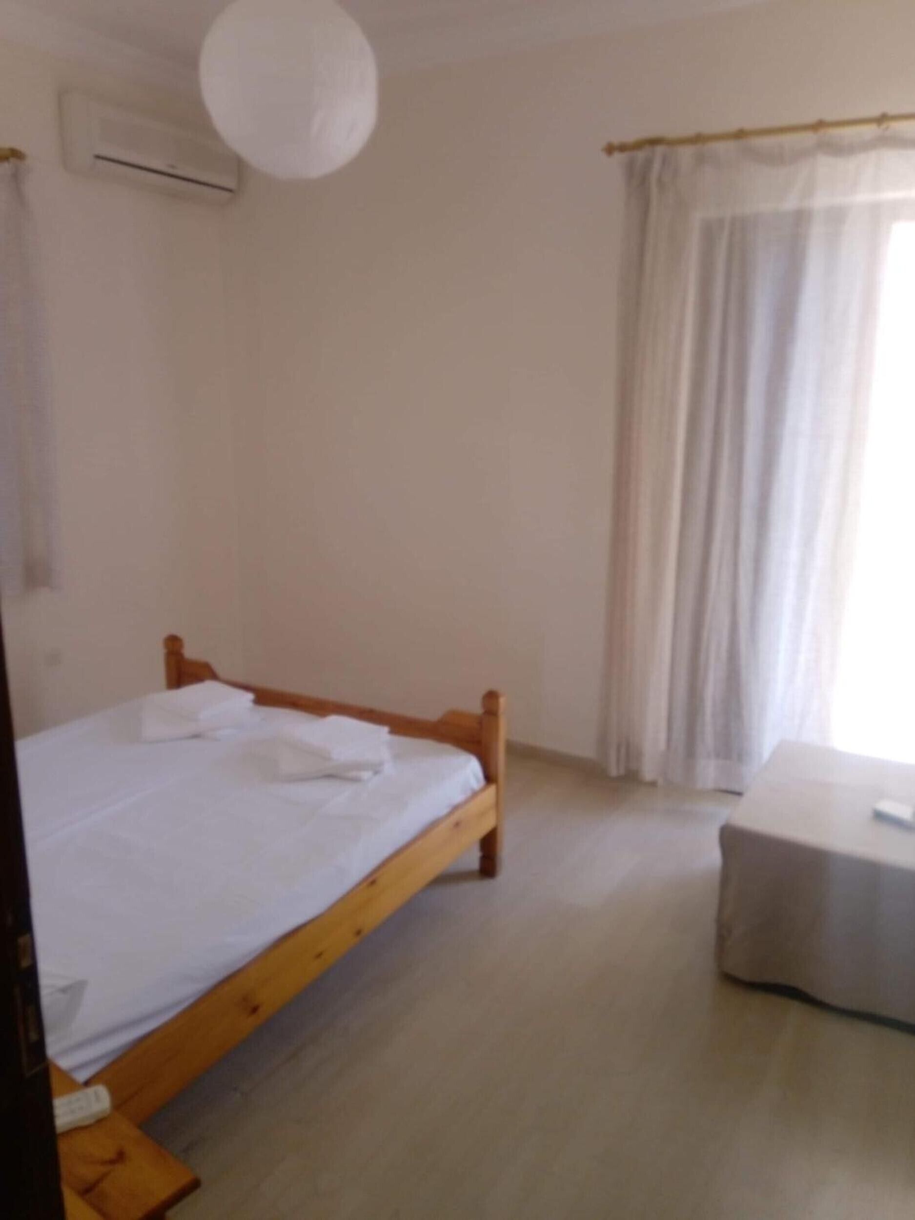 Ferros/tábuas de passar roupa, Wi-Fi, roupa de cama