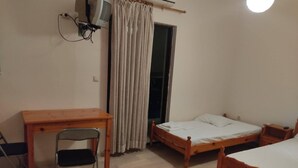 Room - Rousetis Studio 201 - 200m from the Sea in Aígio (Aigialeia)