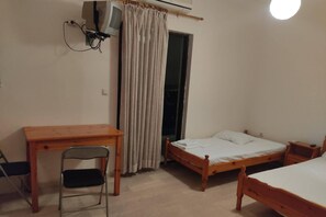 Room - Rousetis Studio 206 - 200m from the Sea in Aígio (Aigialeia)