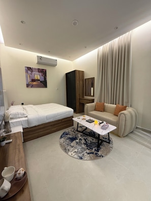 Studio Suite | Seprai premium, bantalan ekstra lembut, dan tirai kedap cahaya