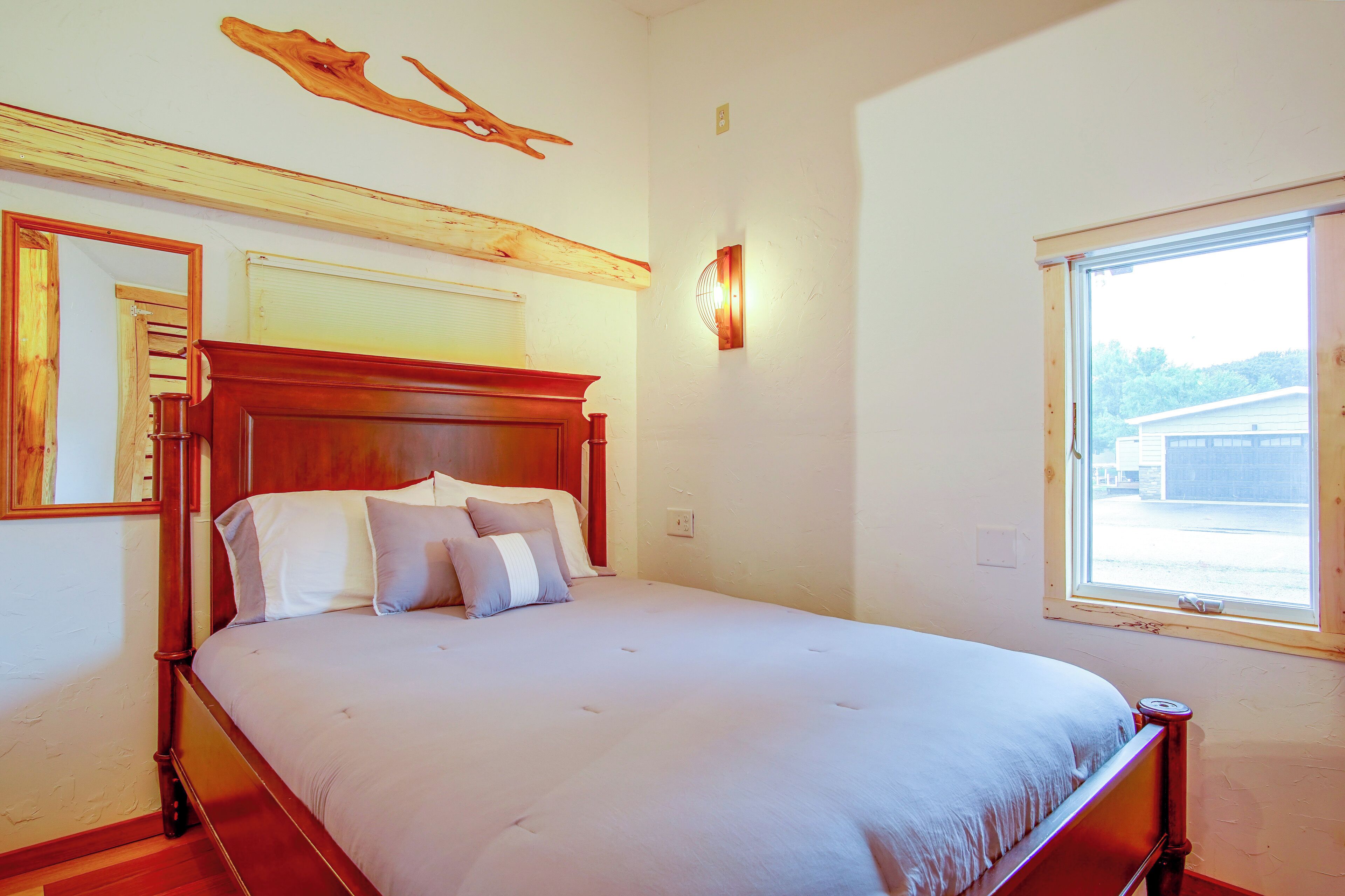 House (5 Bedrooms) | Interior
