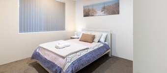Lovely Lake Treeby Home 1 Min to Park & Playgrounds