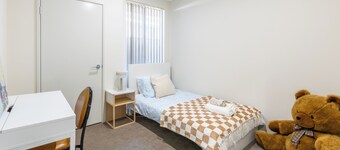 Lovely Lake Treeby Home 1 Min to Park & Playgrounds