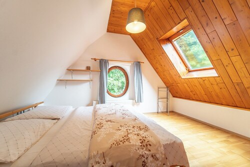 Wonderful 9-bedroom villa in Karlovy Vary for your getaway