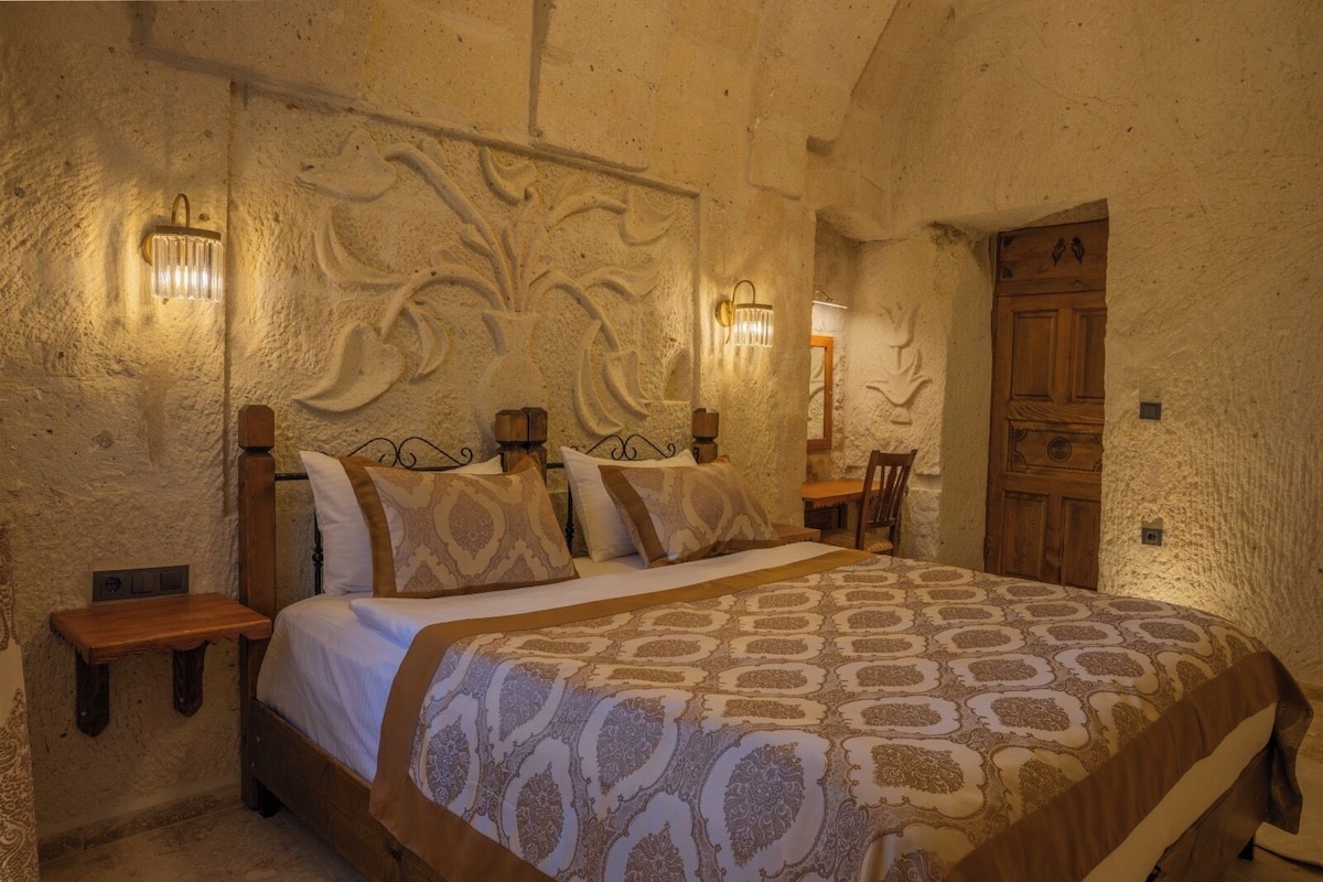 Signature Room, Garden View | Premium bedding, desk, laptop workspace, WiFi (free)