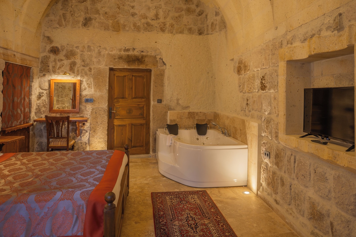 Habitació Deluxe | Roba de llit d'alta qualitat i escriptori 