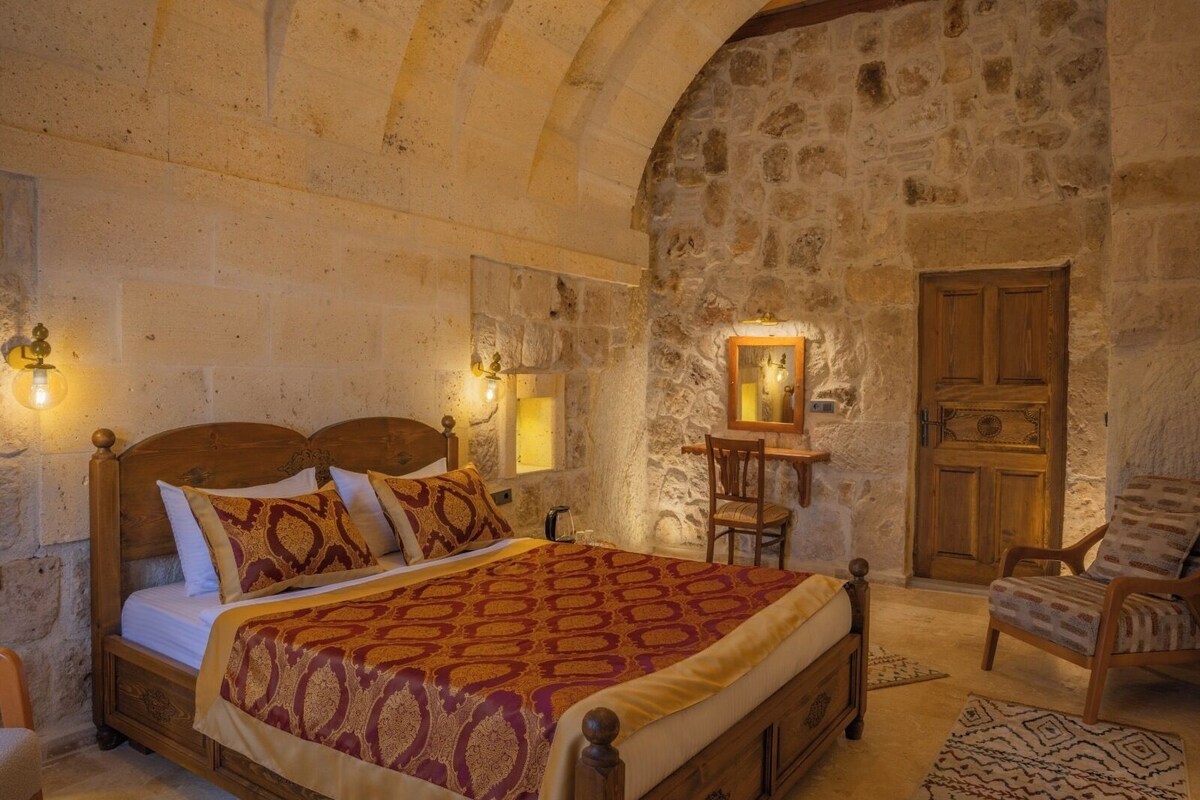 Deluxe Arched Room, Jacuzzi | Premium bedding, desk, laptop workspace, WiFi (free)