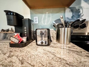 Coffee and/or coffee maker - Modern Luxury Flat - Highland C (Montgomery)