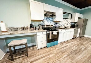 Private kitchen - Modern Luxury Flat - Highland C (Montgomery)
