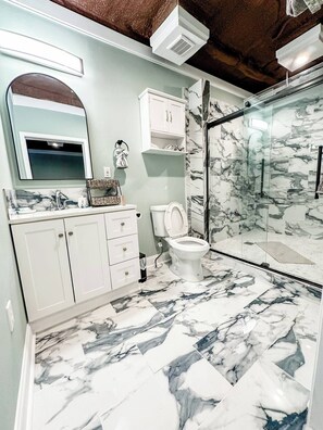 Bathroom - Modern Luxury Flat - Highland C (Montgomery)