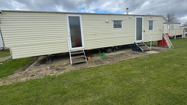 Exterior - Caravan Sleeps 8 With Parking (Clacton-on-Sea)