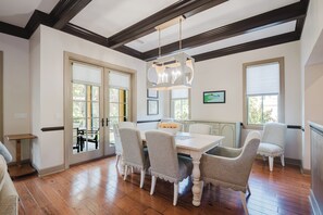 Dining - Chandler Cottage, Charming Golf Cottage in Hampton Hall (Bluffton)