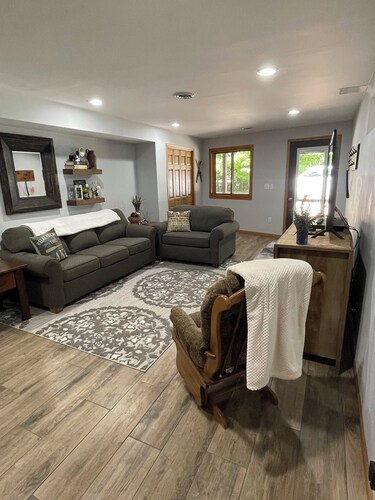JJs Retreat
Enjoy peace & tranquility in this 4BR/2BA Balsam Lake, WI home.
