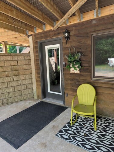 JJs Retreat
Enjoy peace & tranquility in this 4BR/2BA Balsam Lake, WI home.