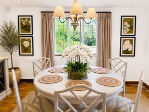 Dining - Pond Cottage | Charming 3 Bed Country Escape - Pass the Keys (Sacombe)