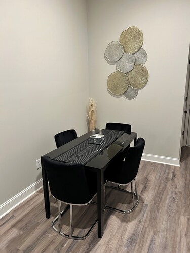 2 Bedroom Modern Serenity Getaway  Near ECU & ECU Health