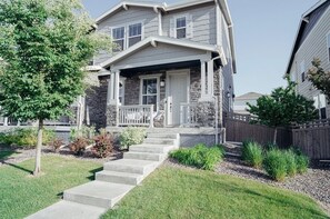 Exterior - Modern 3BR Home with Studio Near DIA (Aurora)