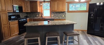 Spacious home with extra lofts, near Duluth with Jay Cooke State Park steps away