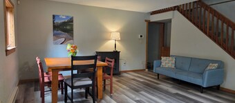Spacious home with extra lofts, near Duluth with Jay Cooke State Park steps away