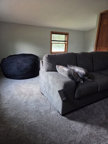 Spacious home with extra lofts, near Duluth with Jay Cooke State Park steps away