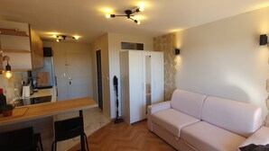 Living area - Ocean View | Pool Just 10 Seconds Away & Fully Equipped with Air Conditioning (Théoule-sur-Mer)