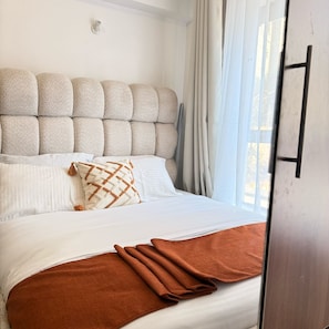 Room - Cozy studio bed & breakfast in quaint Nairobi with 
swimming pool (Nairobi)