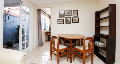 Stay Beyond | Cosy Glenwood Cottage in the Heart of Durban