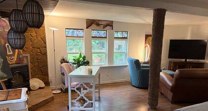 Cozy 1-bedroom cottage in beautiful Flower Mound with AC near lake