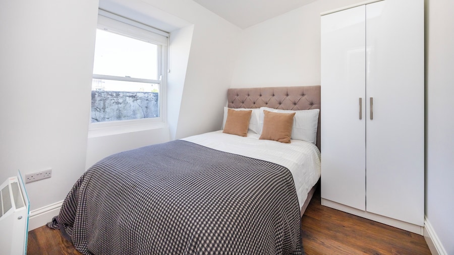 Earl's Court Residence