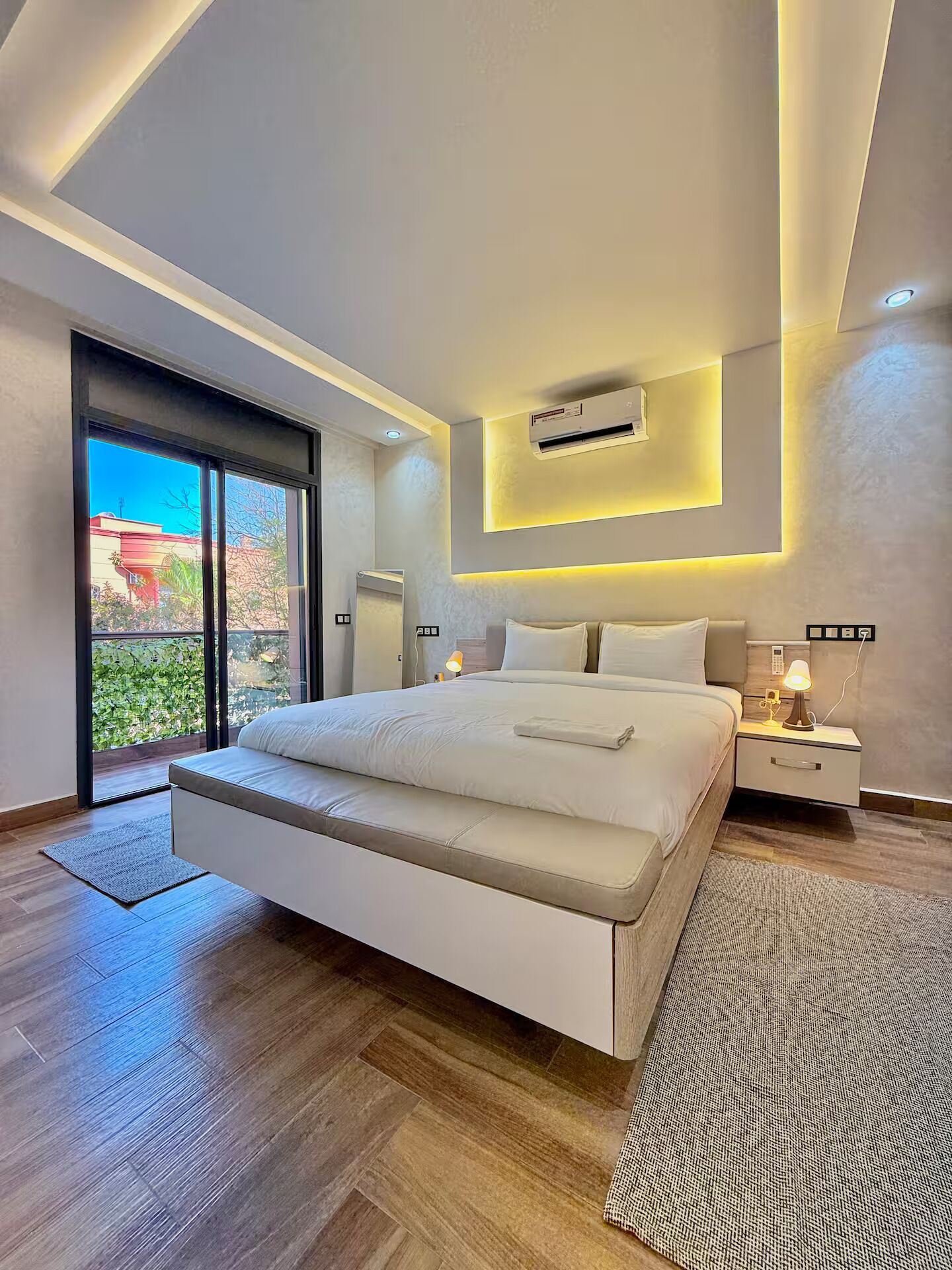 4 bedrooms, iron/ironing board, WiFi (free), bed sheets