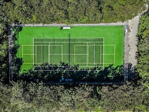 Sports court - Serene 3-bedroom condo in Buttonwood Bay, Key Largo perfect for relaxing getaway (Key Largo)