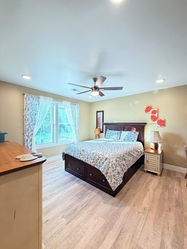 Room - Entire Lower Level Guest Suite right off I-81 (Shippensburg)