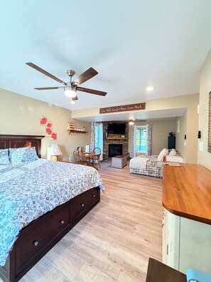 Room - Entire Lower Level Guest Suite right off I-81 (Shippensburg)