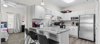 Roll Tide in Luxury - Premium 2BR Ultimate Bama Getaway