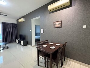 Dining - Spacious Stay at Danga Bay - Entire Unit (Johor Bahru)
