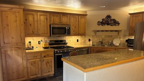Private kitchen - Cozy Redstone Townhome (Park City)